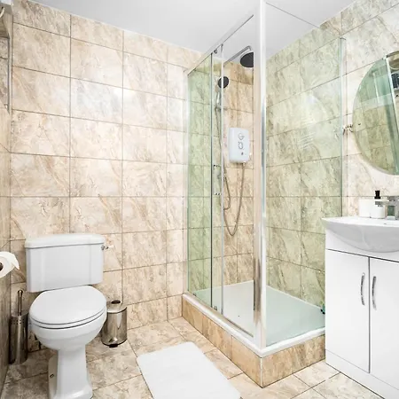 Stylish 2 Bedroom Flat In Hagley Rd By Novo Apartment *