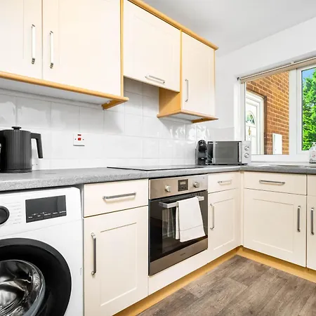 Stylish 2 Bedroom Flat In Hagley Rd By Novo