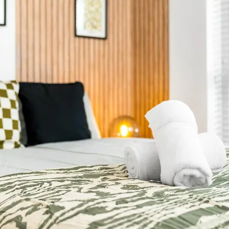 Stylish 2 Bedroom Flat In Hagley Rd By Novo Apartment Birmingham